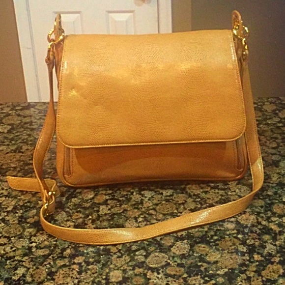 MEDALLION  Cute Crossbody Hand Bag w inside Wallet - Picture 8 of 8